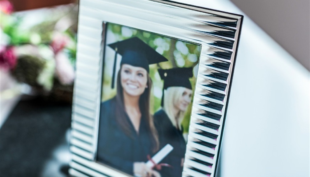 Regali di laurea: portafoto, targa e cornice laurea