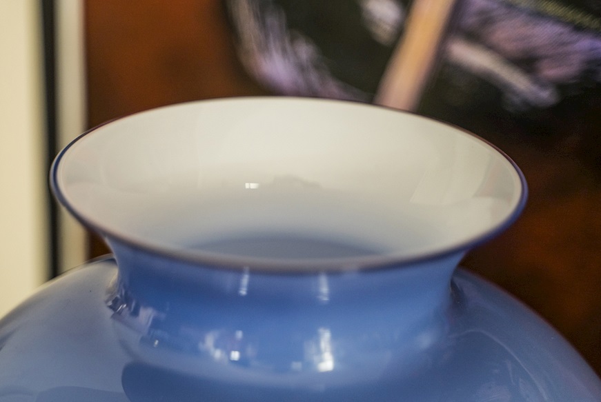Vaso Labuan vetro di Murano colore indaco e lattimo Venini