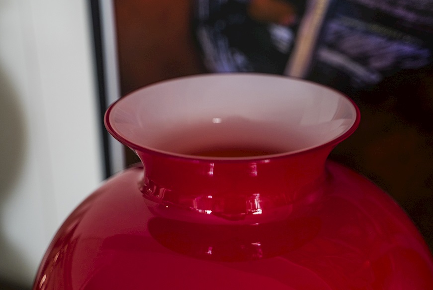 Vaso Labuan vetro di Murano colore rosso e lattimo Venini