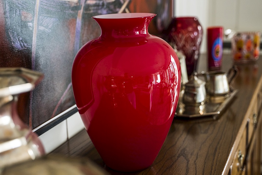 Vaso Labuan vetro di Murano colore rosso e lattimo Venini