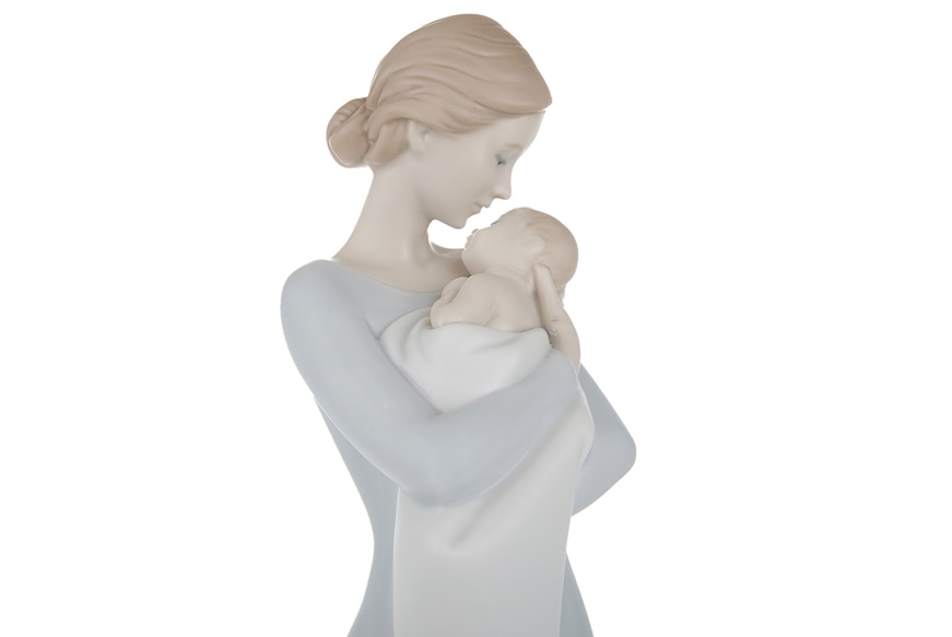 A mother's embrace porcelain Lladro'