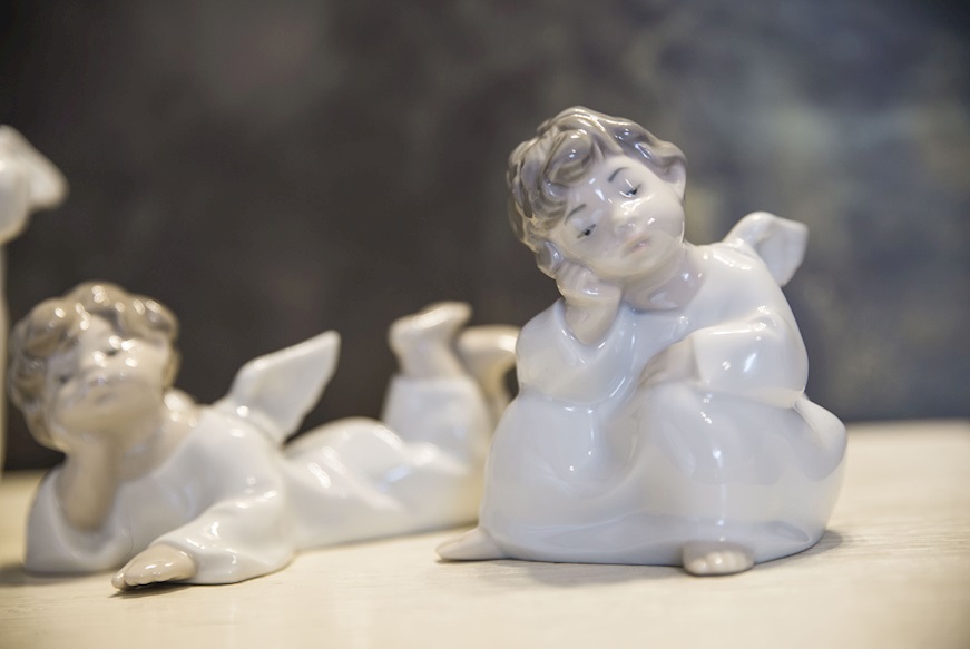 Angel thinking porcelain Lladro'