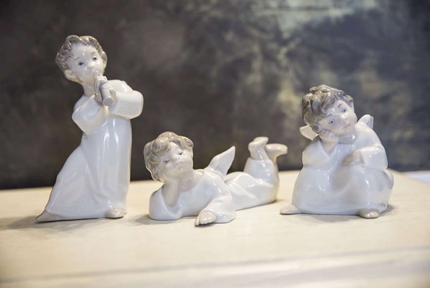 Angel thinking porcelain Lladro'