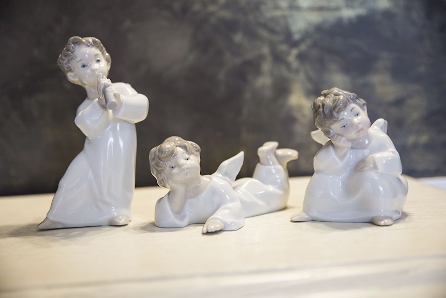 Angel with flute porcelain Lladro'