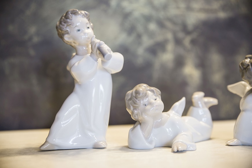 Angel with flute porcelain Lladro'