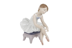 Little ballerina I porcelain Lladro'