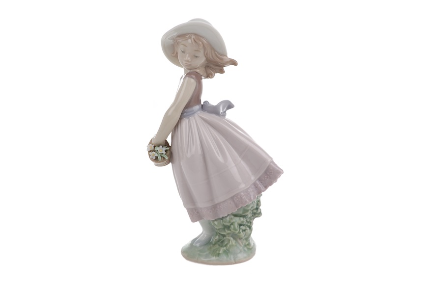 Pretty innocence porcelain Lladro'