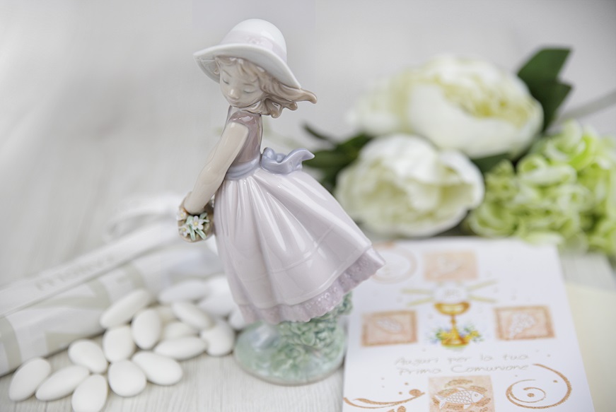 Pretty innocence porcelain Lladro'