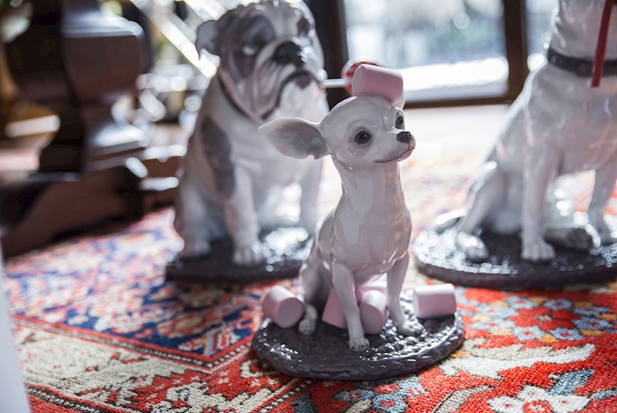 Chihuahua with marshmallows porcelain Lladro'