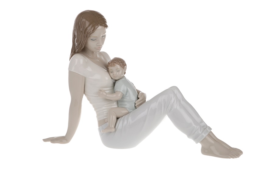 A mother love porcelain Lladro'