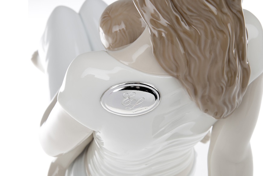 A mother love porcelain Lladro'