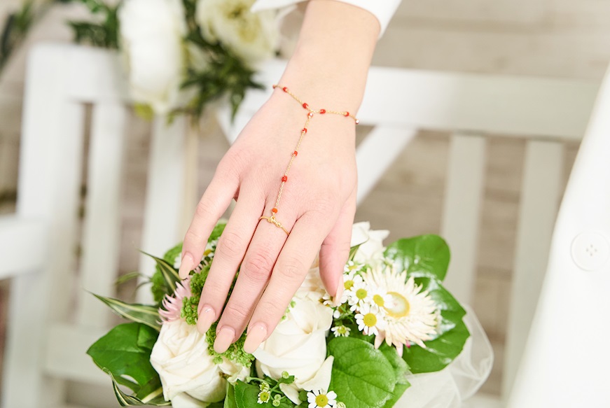 Bracciale Baciamano argento rosè con anello e corallo rosso Selezione Zanolli