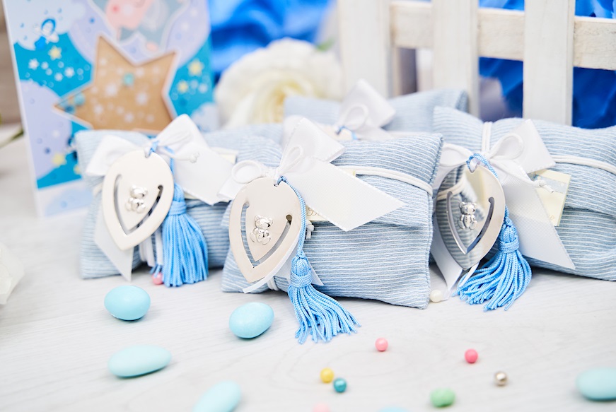 Bomboniera Battesimo Segnalibro orsetto, nappina celeste argento con sacchetto portaconfetti Selezione Zanolli