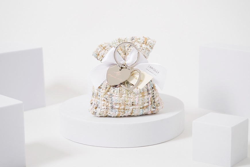 Keyring two hearts with sugared almonds Selezione Zanolli