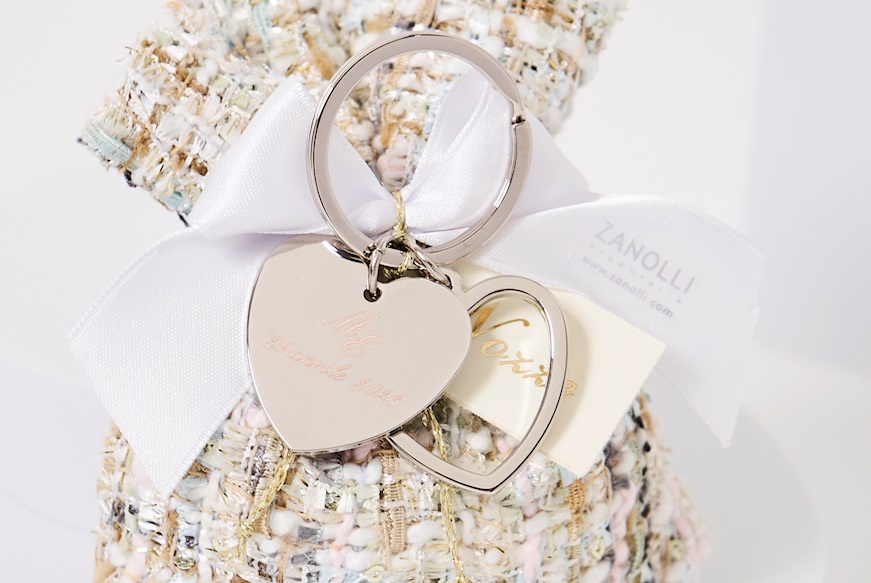 Keyring two hearts with sugared almonds Selezione Zanolli