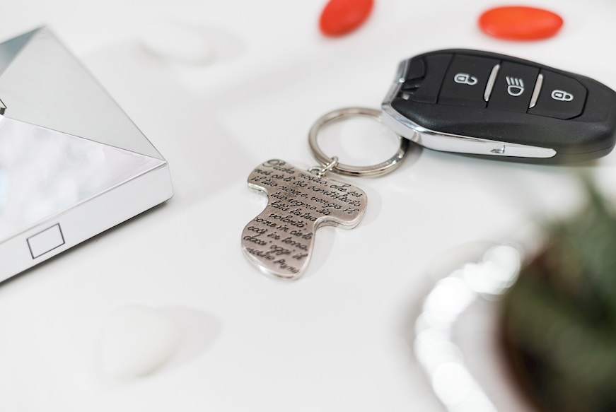 Keychain with Padre Nostro prayer and sugared almonds Selezione Zanolli