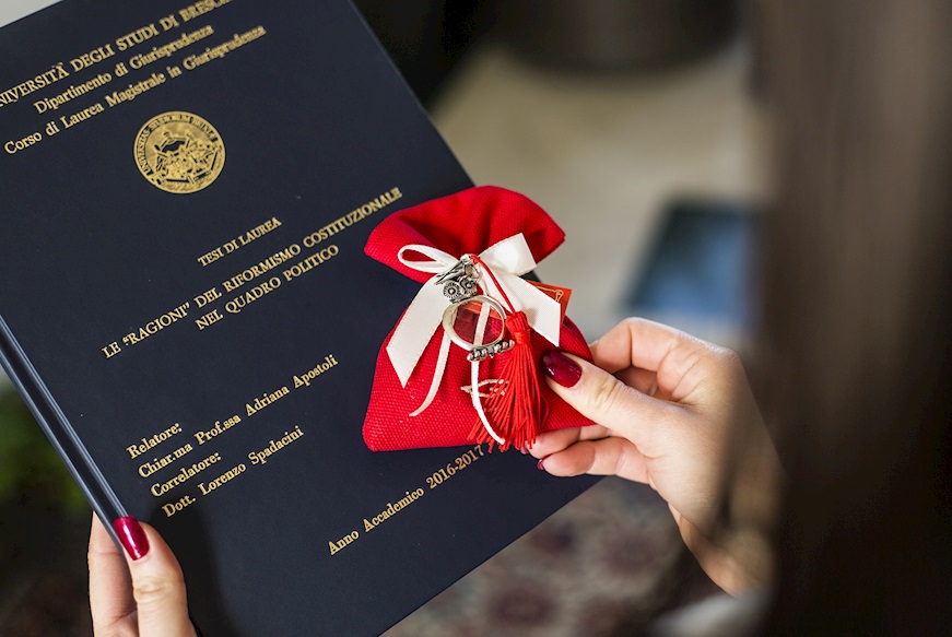 Bomboniera Laurea Lente d'ingrandimento Gufo con nappina e sacchetto portaconfetti Selezione Zanolli