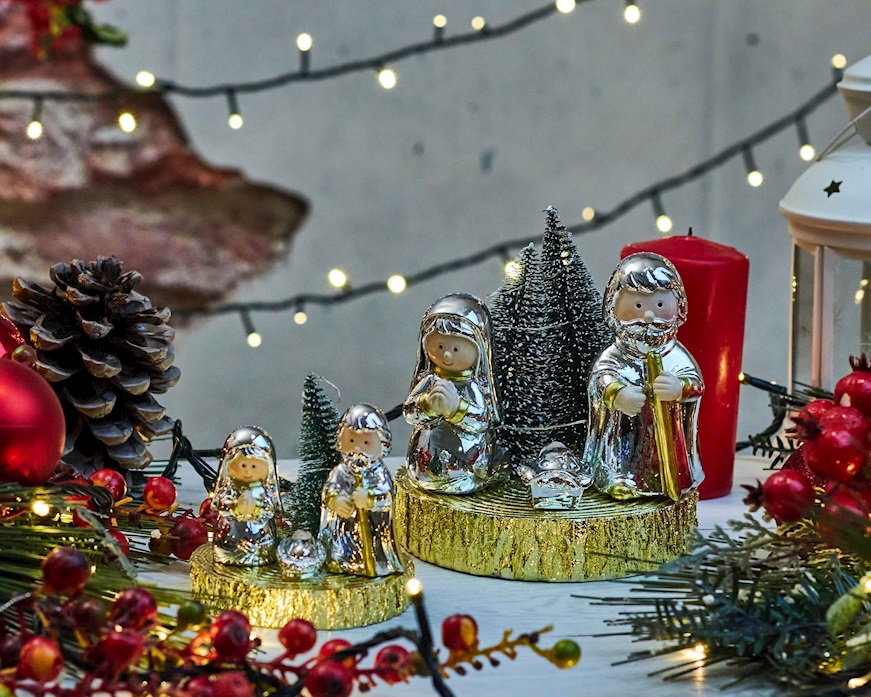 Classic Nativity with gold trunk and LED light Selezione Zanolli