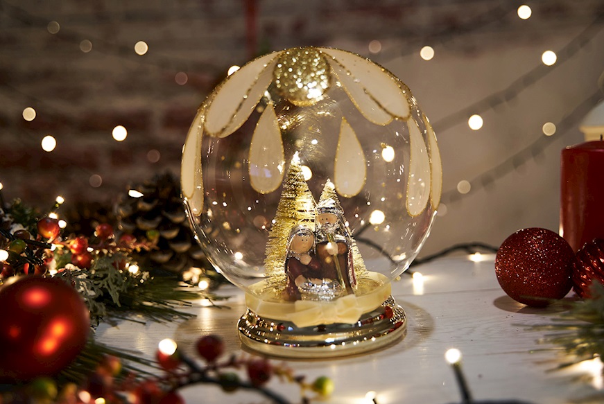 Idea regalo Natale Presepe luminoso palla di vetro con decoro oro e luce LED Selezione Zanolli