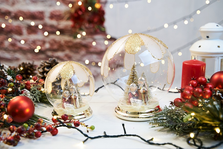Idea regalo Natale Presepe luminoso palla di vetro con decoro oro e luce LED Selezione Zanolli