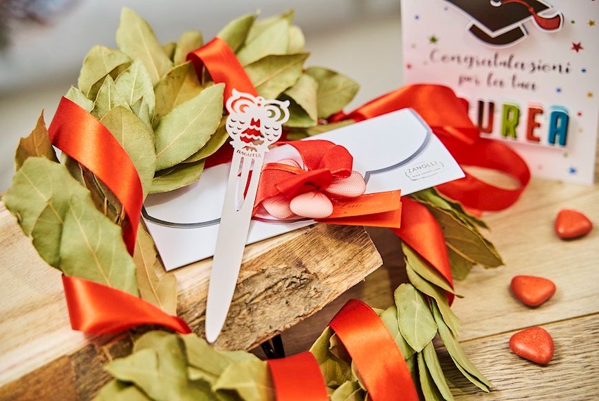 Bomboniera Laurea Tagliacarte Segnalibro Gufo silver plated con ciuffo portaconfetti Selezione Zanolli