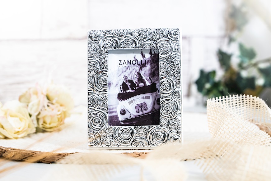 Picture frame with roses decoration and sugared almonds Selezione Zanolli