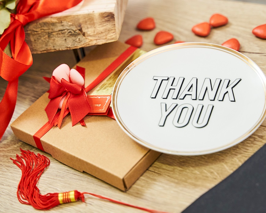 Bomboniera Laurea Piattino La Tavola Scomposta porcellana Thank you con ciuffo portaconfetti Bitossi home