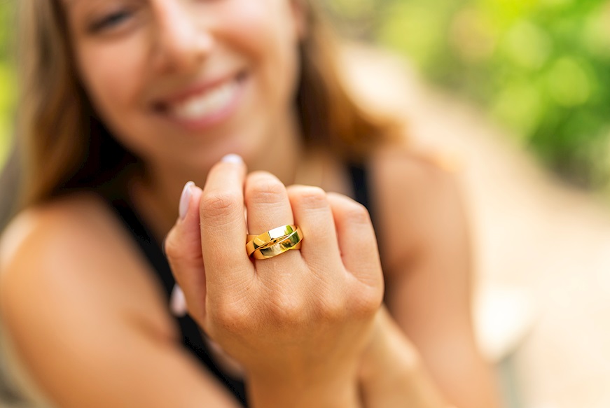 Anello Lux a tre fasce in bronzo dorato Unoaerre