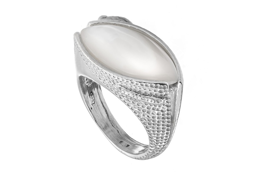 Ring Essenza silver with mother-of-pearl oval Selezione Zanolli