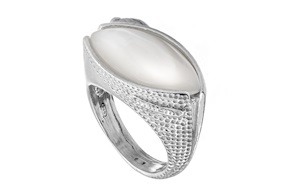 Ring Essenza silver with mother-of-pearl oval Selezione Zanolli