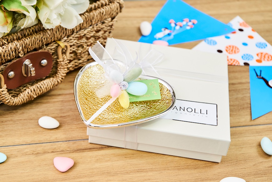 Heart Saucer gold with sugared almonds Selezione Zanolli