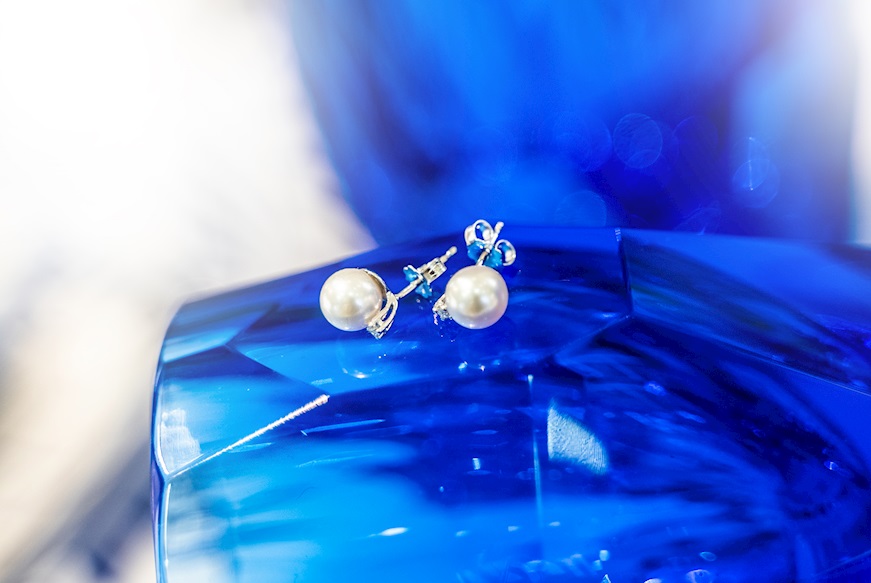 Earrings gold 750‰ with Akoya pearls and diamonds Selezione Zanolli