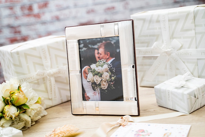 Picture frame Techno silver with wide striped band Selezione Zanolli