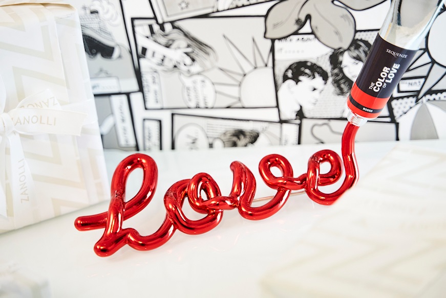 Scultura The color of love rossa Selezione Zanolli