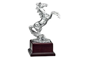 Trofeo Cavallo Rampante in resina con base in legno Selezione Zanolli