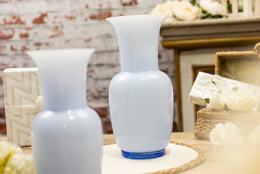 Vaso Opalino vetro di Murano iceberg e lattimo Venini