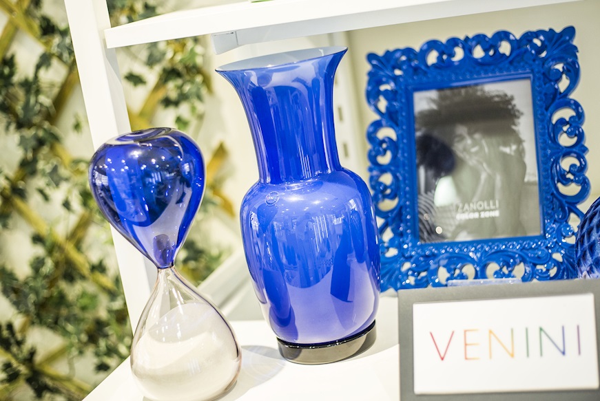 Vaso Opalino vetro di Murano zaffiro e lattimo Venini