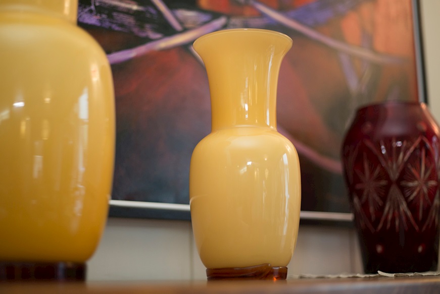 Vaso Opalino vetro di Murano ambra e lattimo Venini