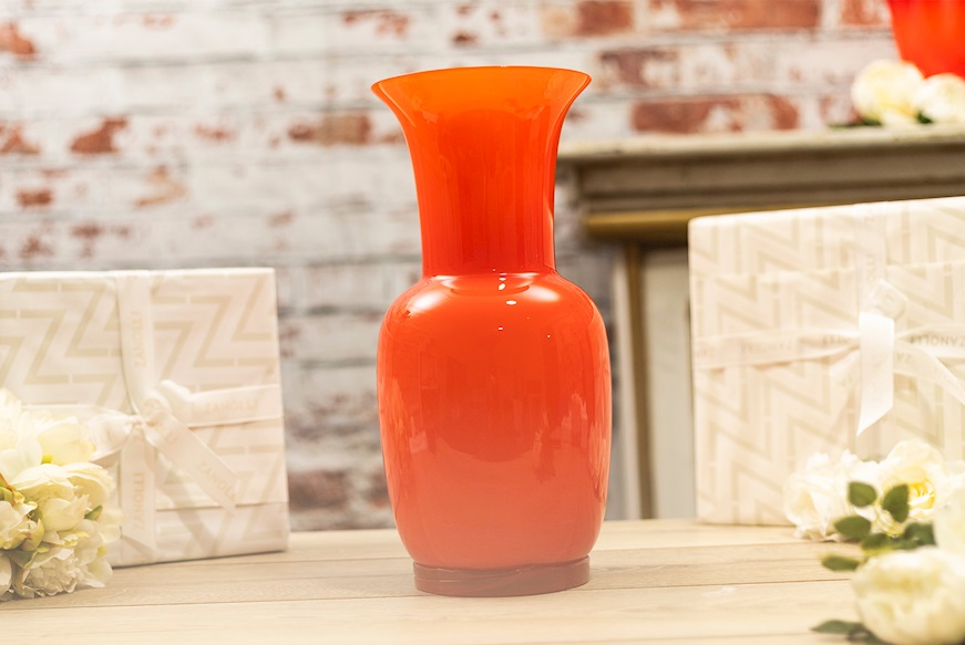 Vaso Opalino vetro di Murano arancio e lattimo Venini