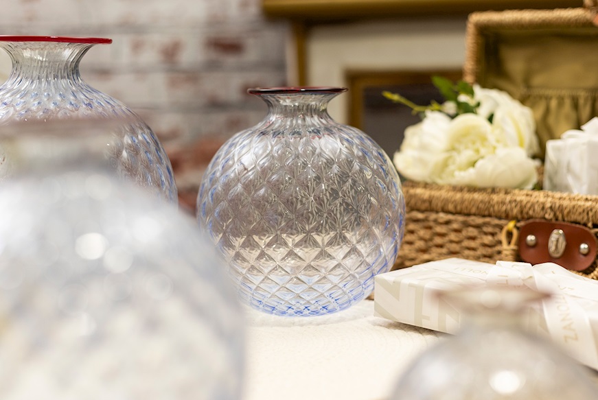 Vase Monofiore Balloton Murano glass iceberg with red ring Venini