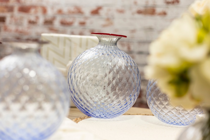 Vase Monofiore Balloton Murano glass iceberg with red ring Venini