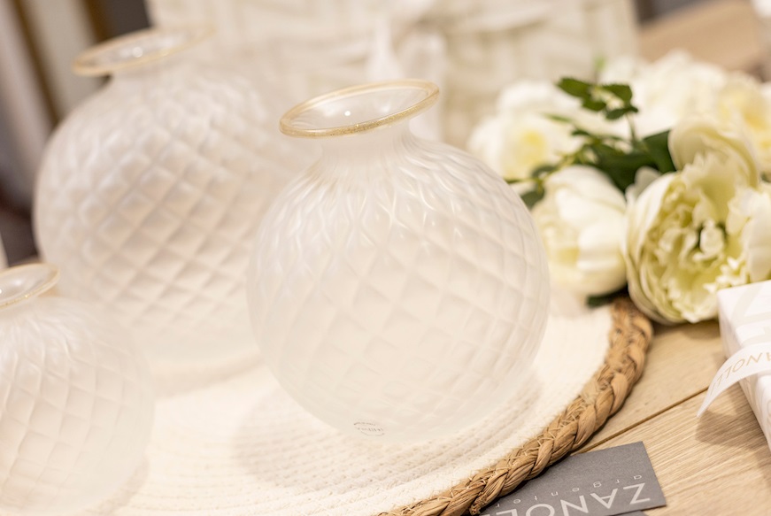 Vaso Monofiore Balloton vetro di Murano frozen con filo foglia oro sabbiato Venini