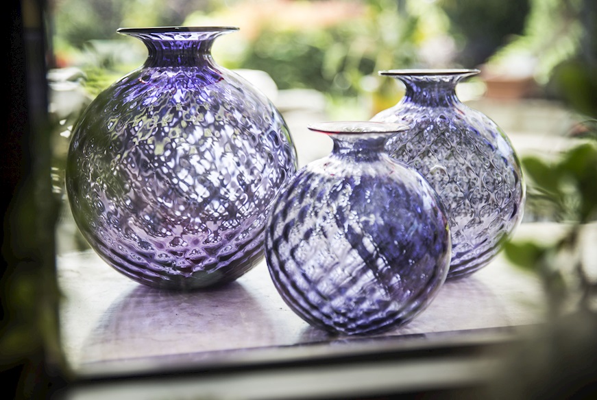 Vase Monofiore Balloton Murano glass indigo with red ring Venini