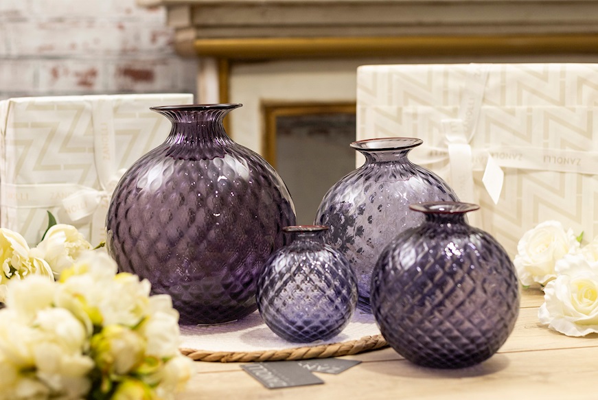 Vase Monofiore Balloton Murano glass indigo with red ring Venini