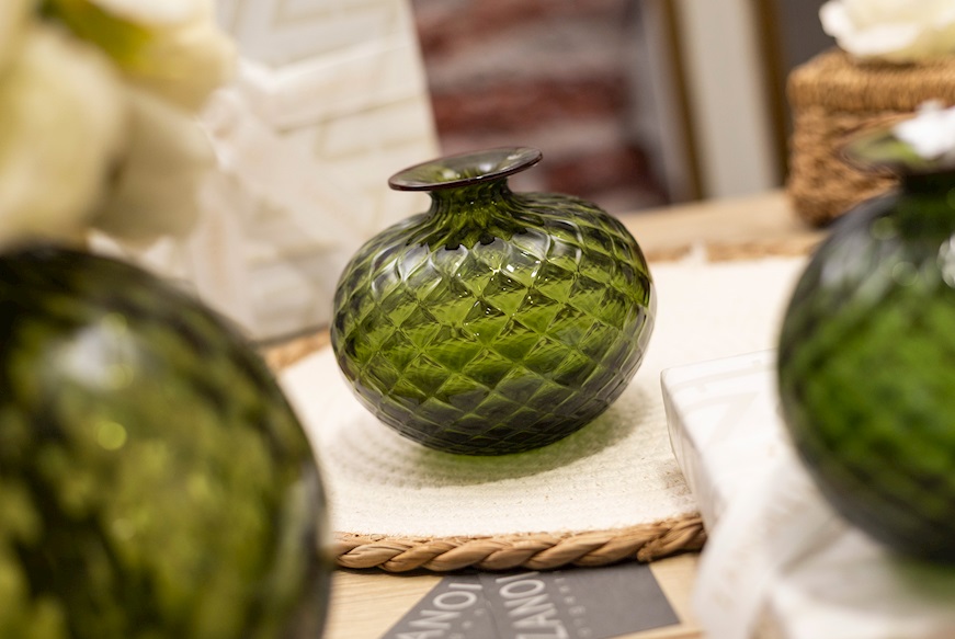 Vase Monofiore Balloton Murano glass apple green with red ring Venini