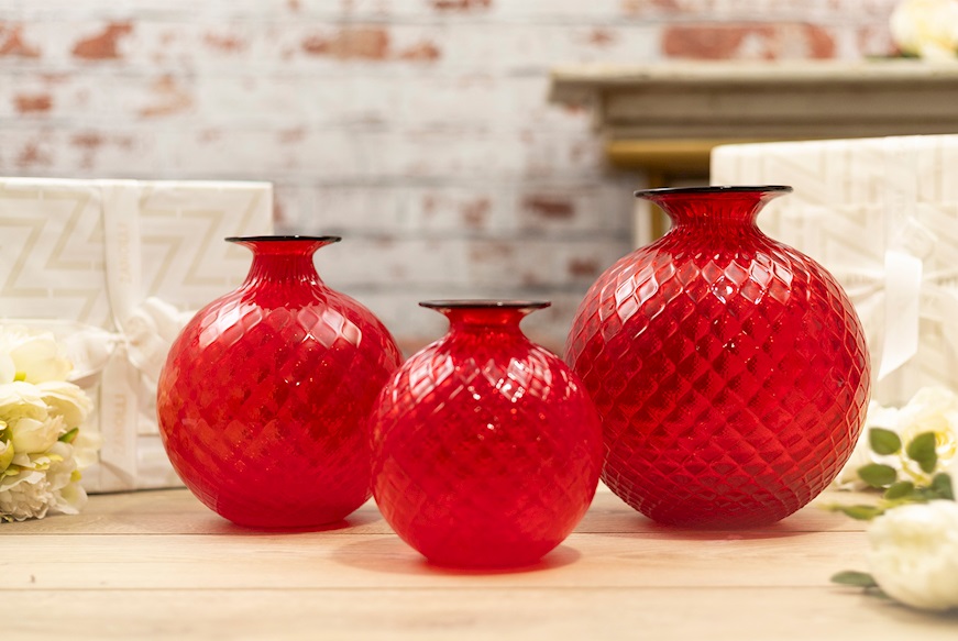 Vaso Monofiore Balloton vetro di Murano rosso con filo verde mela Venini