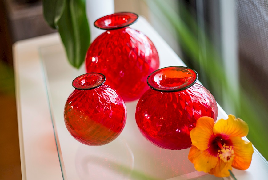 Vase Monofiore Balloton Murano glass red with apple green ring Venini
