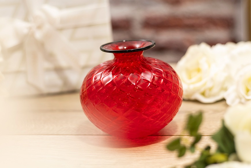 Vase Monofiore Balloton Murano glass red with apple green ring Venini