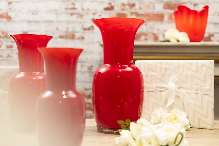 Vase Opalino Murano glass red and milk white Venini