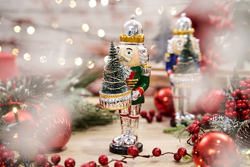 Idea regalo Natale Soldatino con Albero di Natale verde con luce LED Selezione Zanolli